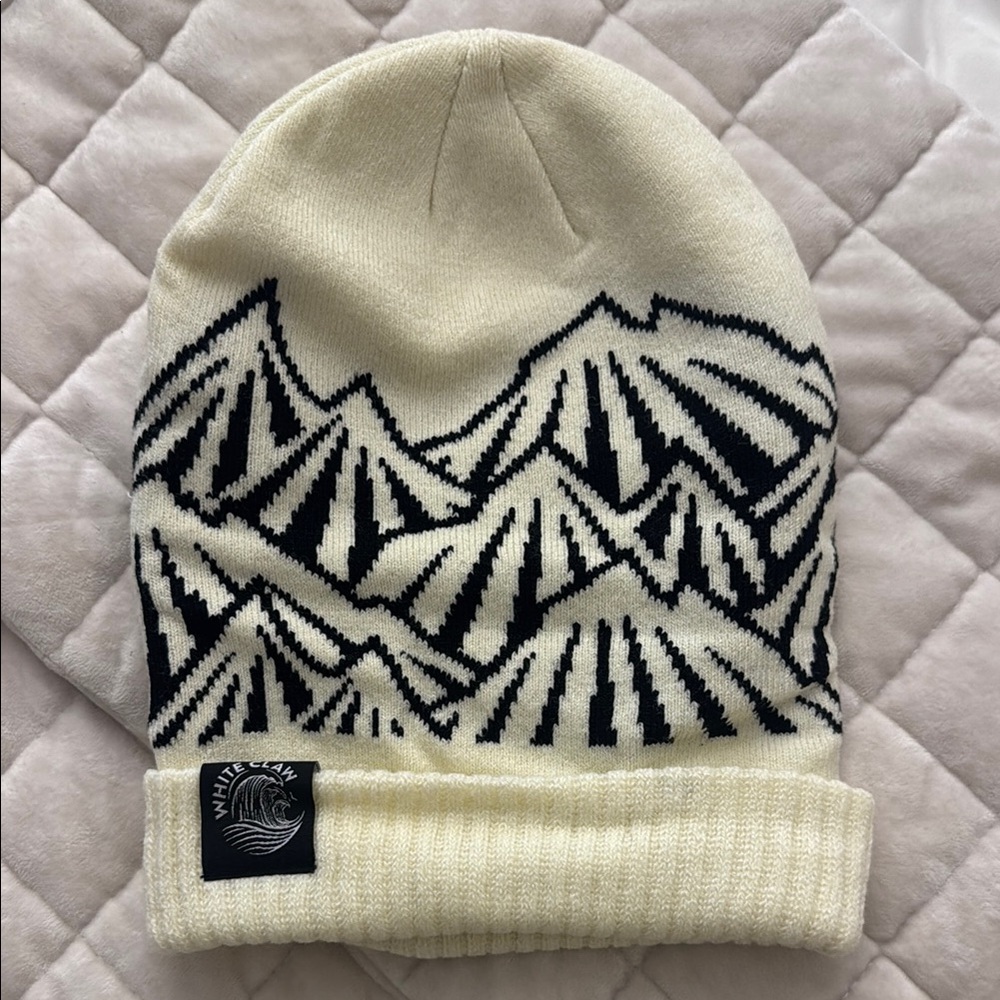 White Claw Seltzer Womens Beanie Ivory Knit Cap With Mountains new